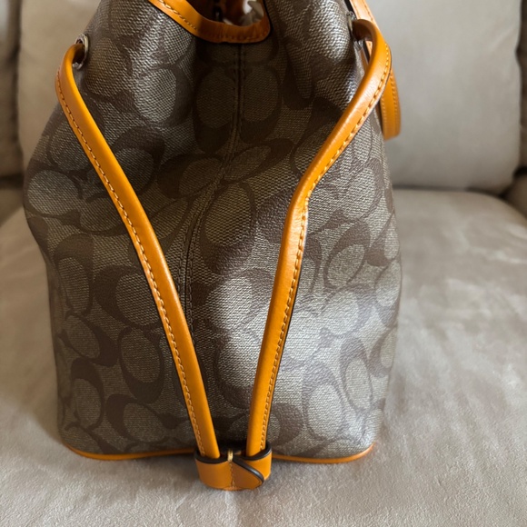 Coach Signature Canvas Drawstring Carryall with Matching Wallet - Picture 6 of 12